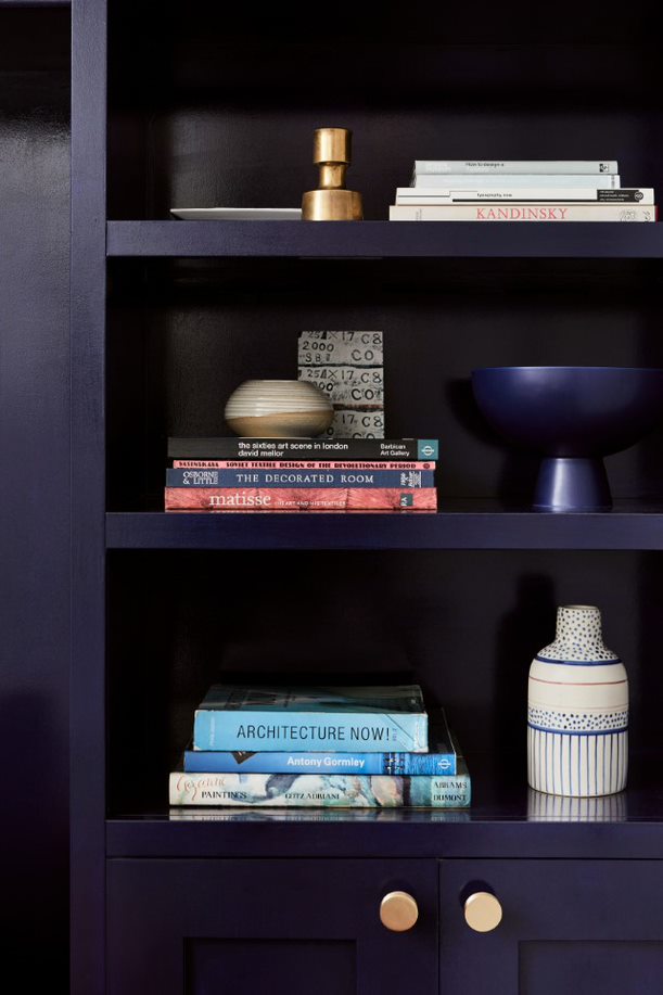 How to style a shelf