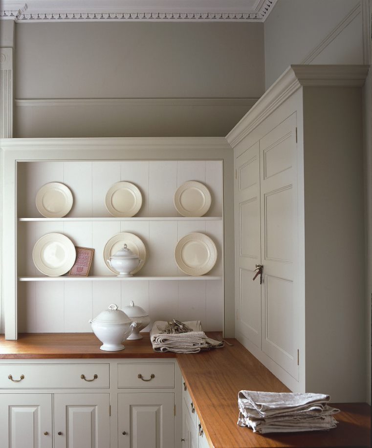 How to choose paint for a dark room